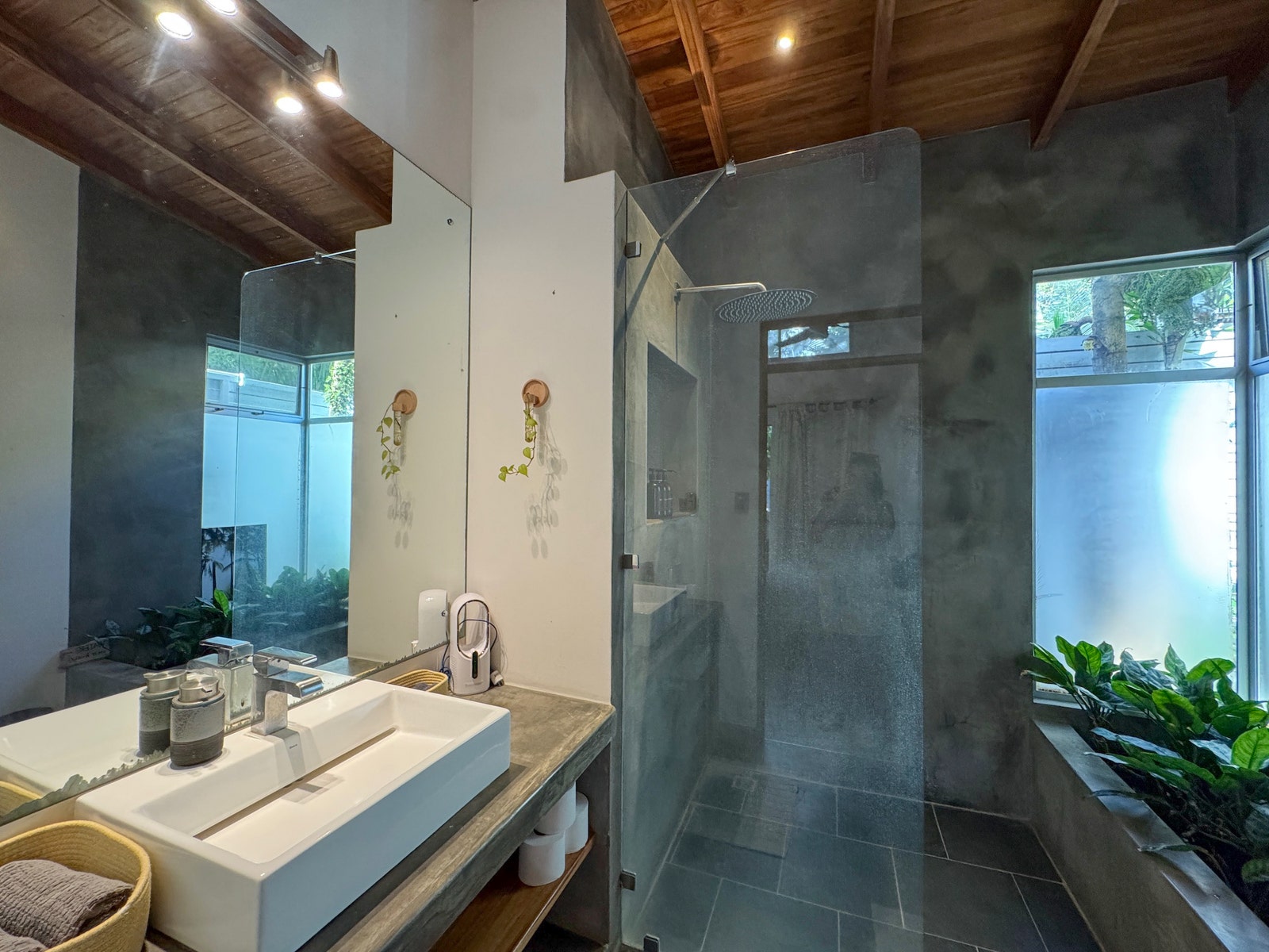 Walk to the Beach Villa with Pool — photo 19 of 19