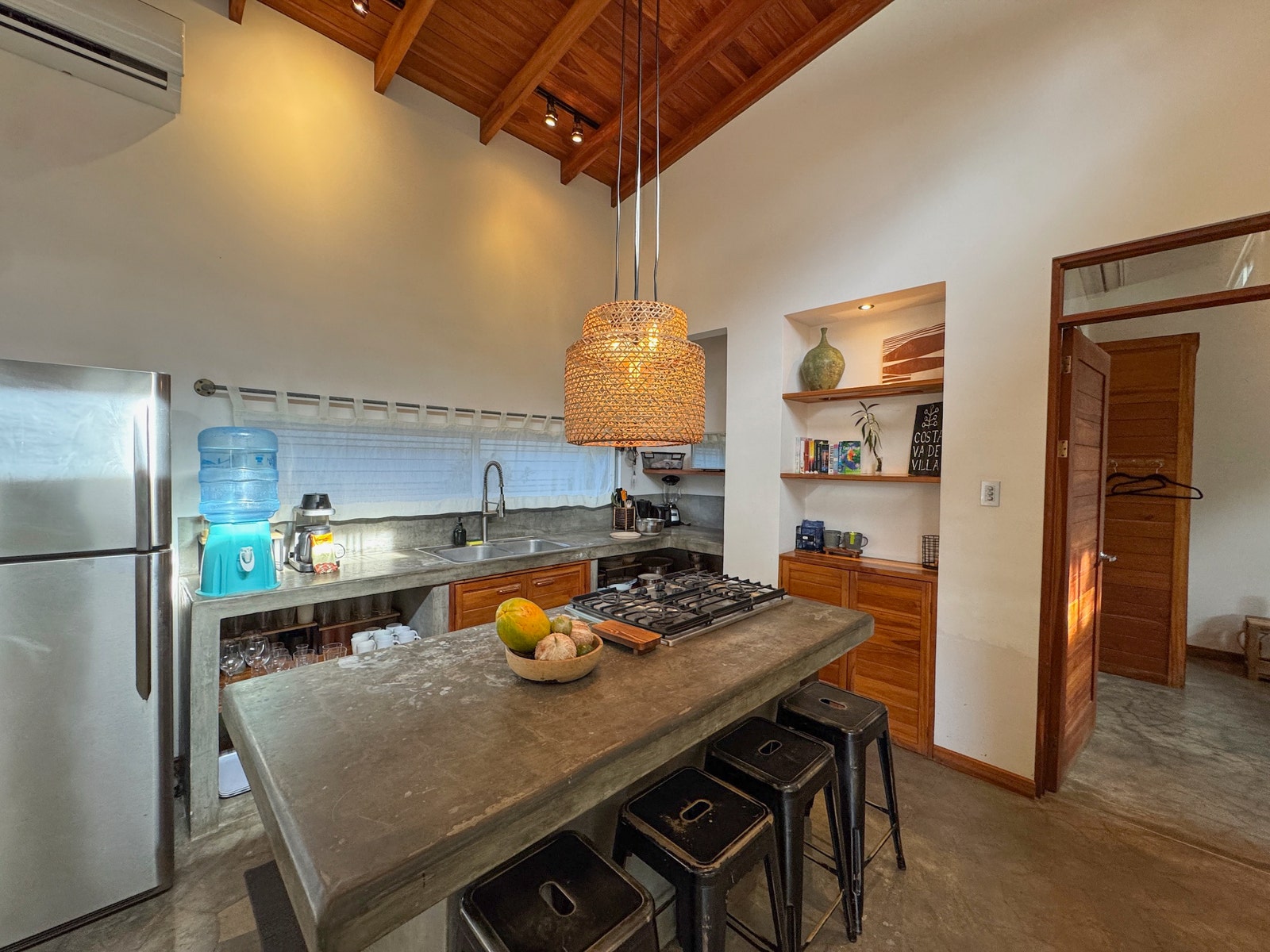 Walk to the Beach Villa with Pool — photo 13 of 19