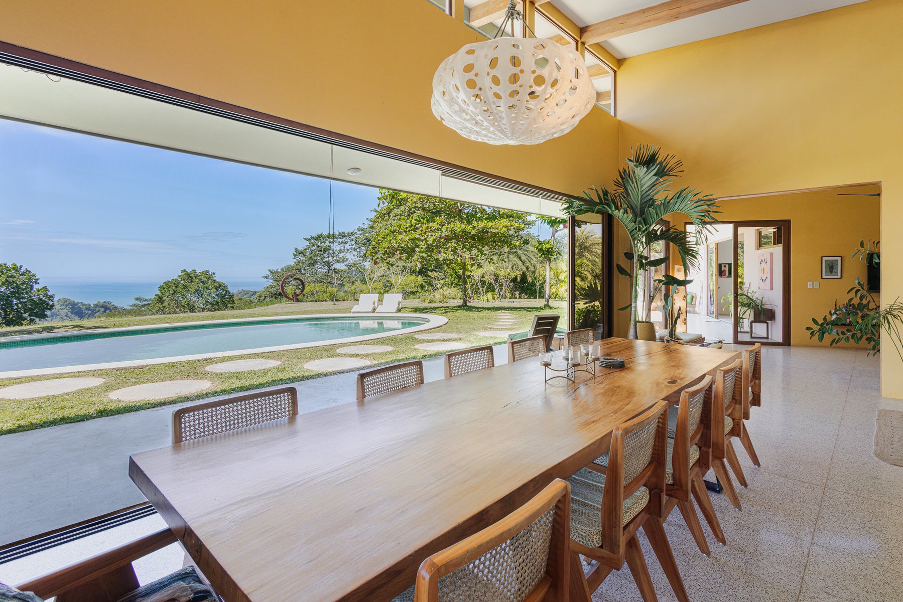Beautiful Ocean View Home in Gated Community — foto 9 de 19