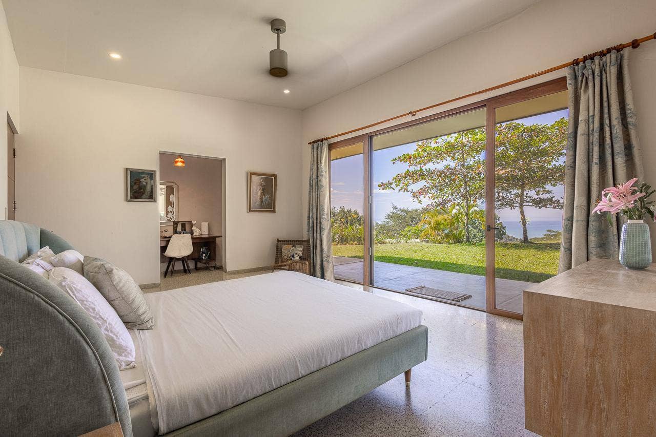 Beautiful Ocean View Home in Gated Community — foto 17 de 19