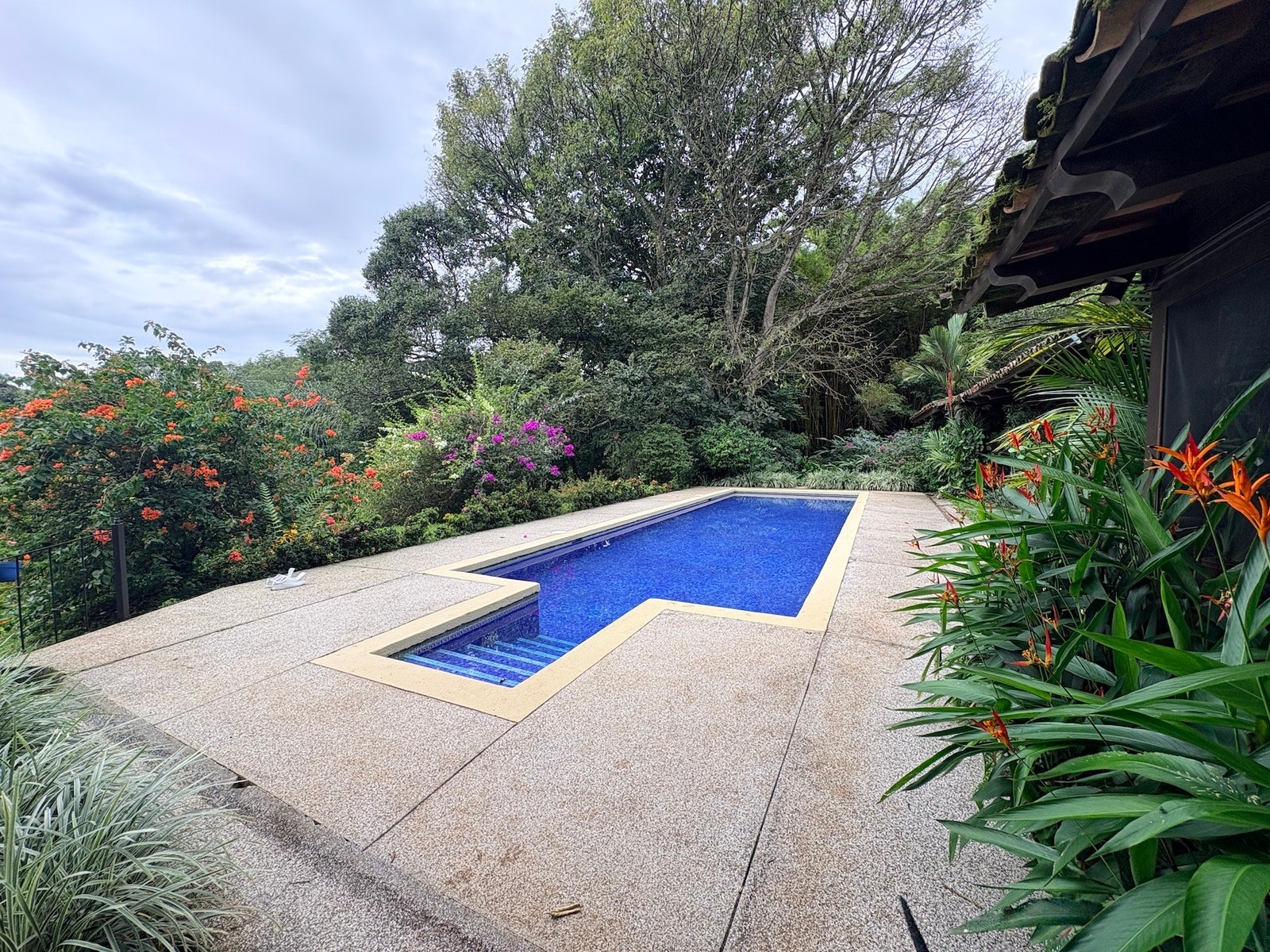 Private Estate Surrounded By Nature — photo 11 of 19