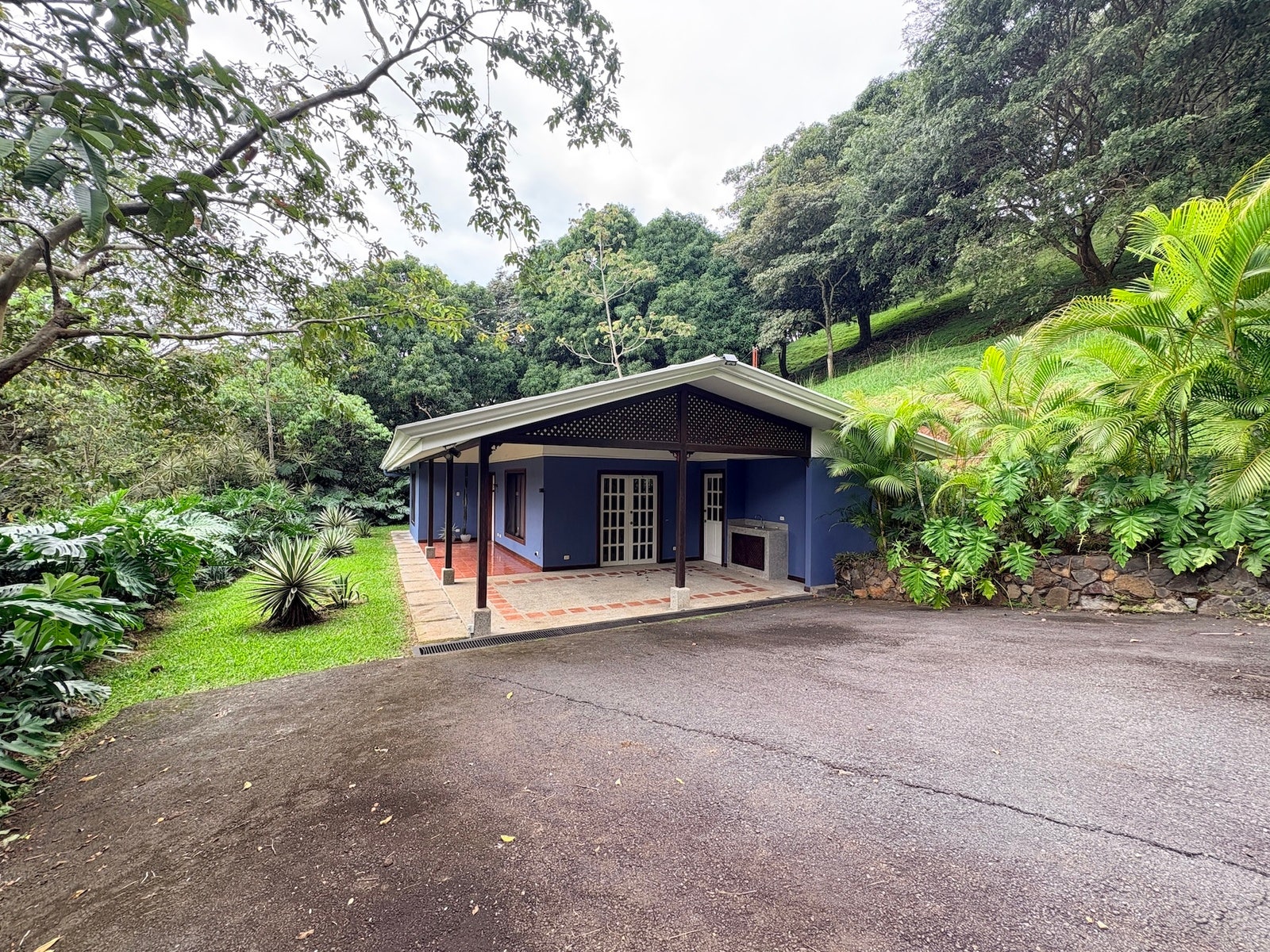 Private Estate Surrounded By Nature — photo 13 of 19