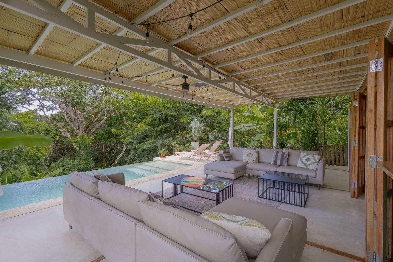 Family Home Surrounded by Nature — foto 8 de 19