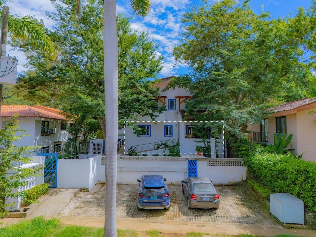 Three Bedroom Las Palmas Condo — photo 14 of 19