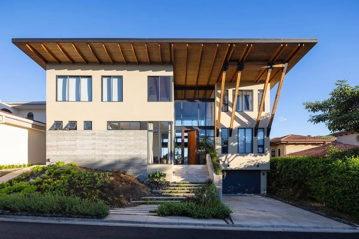 Elevated Panoramic Bayview House — photo 2 of 19