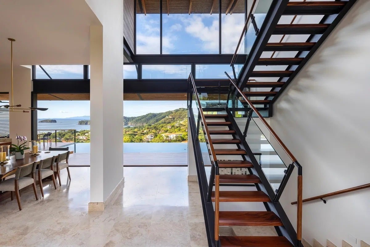 Elevated Panoramic Bayview House — photo 8 of 19