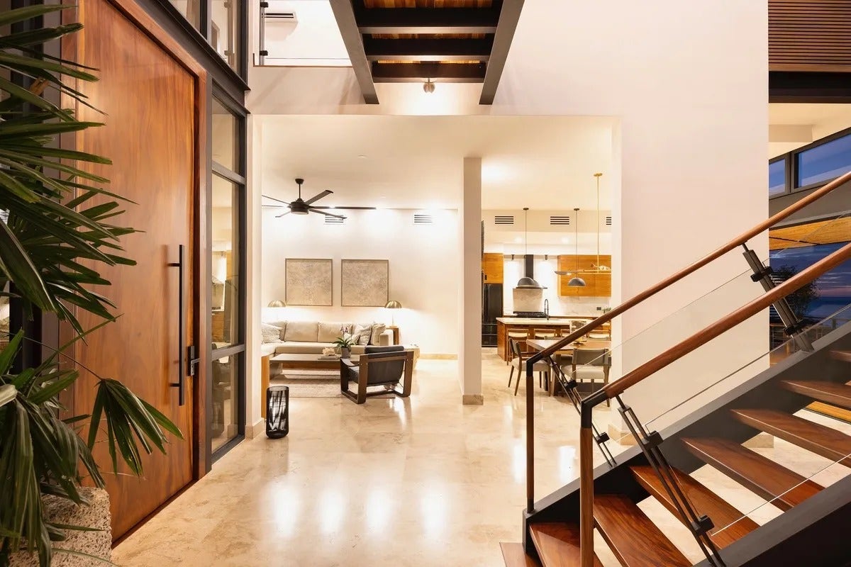 Elevated Panoramic Bayview House — photo 9 of 19