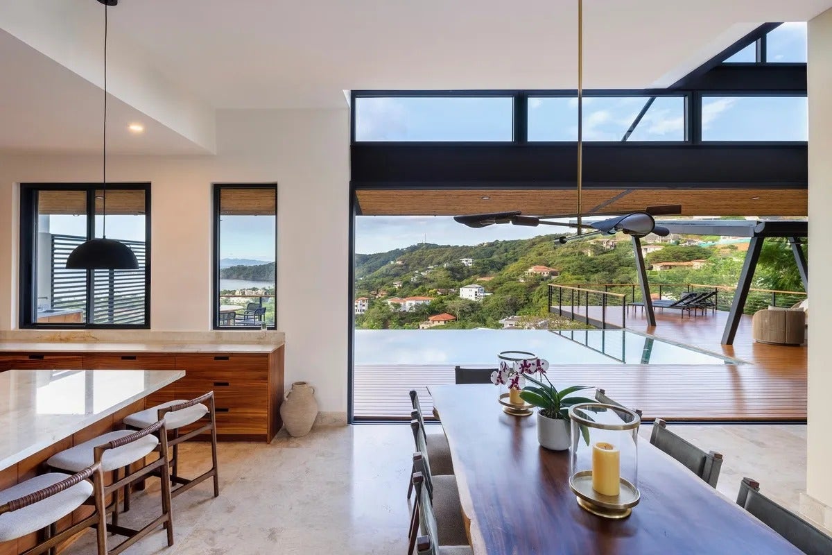 Elevated Panoramic Bayview House — photo 13 of 19