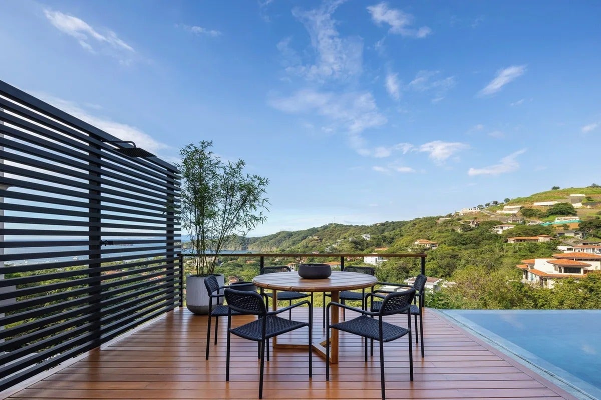 Elevated Panoramic Bayview House — photo 19 of 19