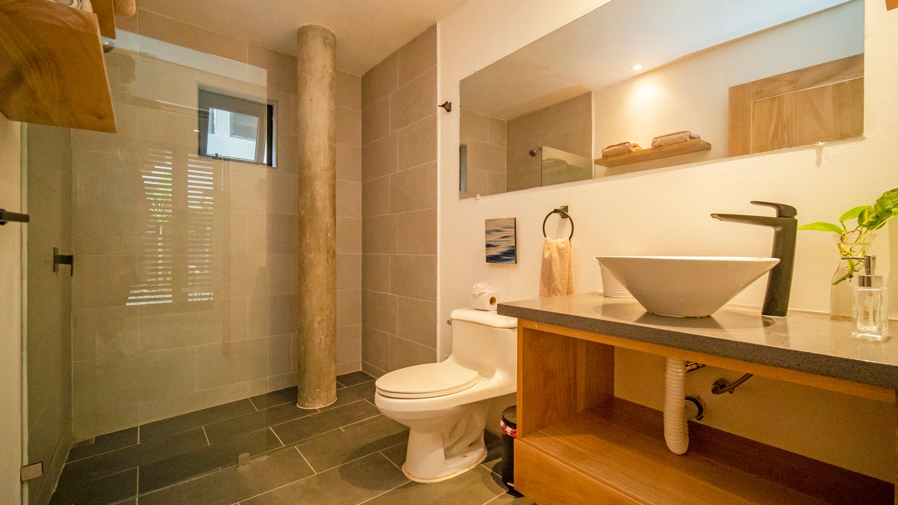 Home With Guest House — photo 18 of 19
