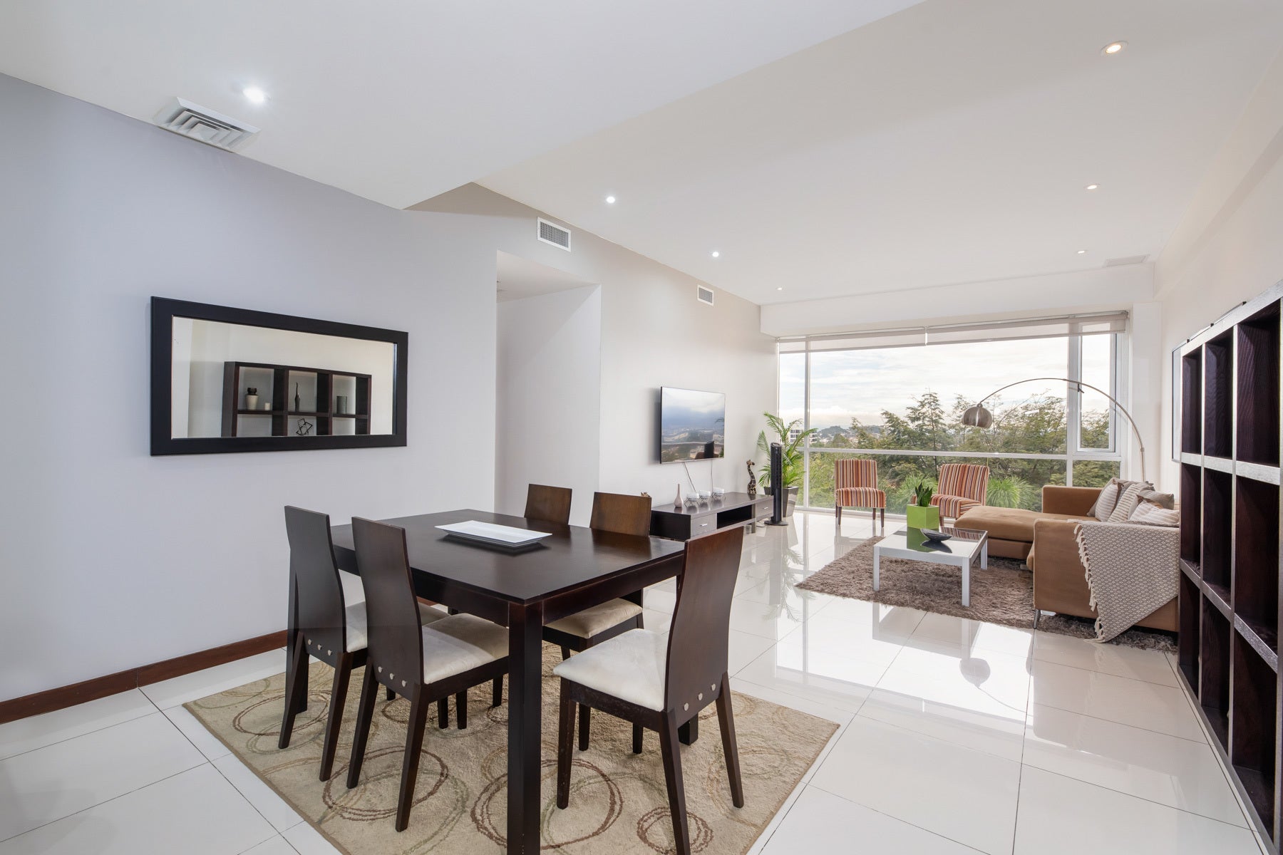 Panoramic City View Apartment — photo 7 of 19