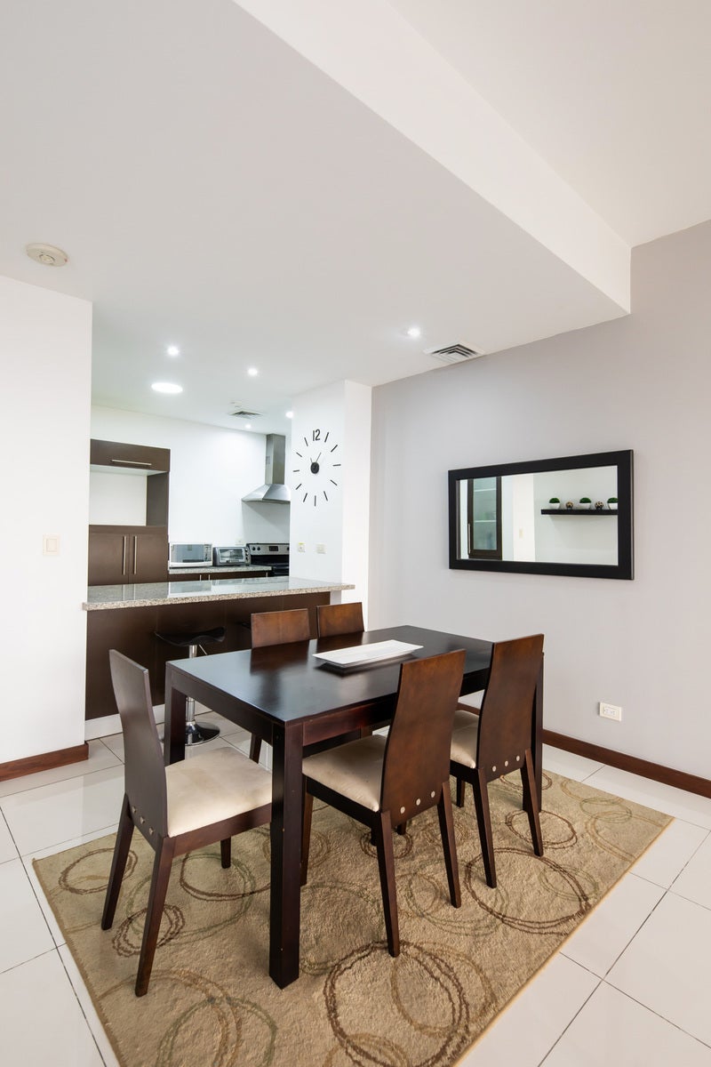 Panoramic City View Apartment — photo 11 of 19