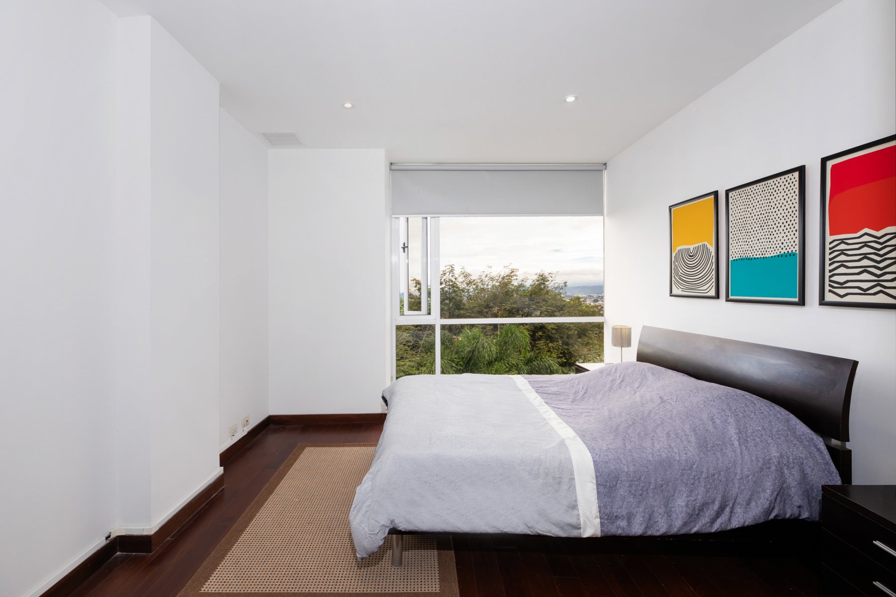 Panoramic City View Apartment — photo 15 of 19