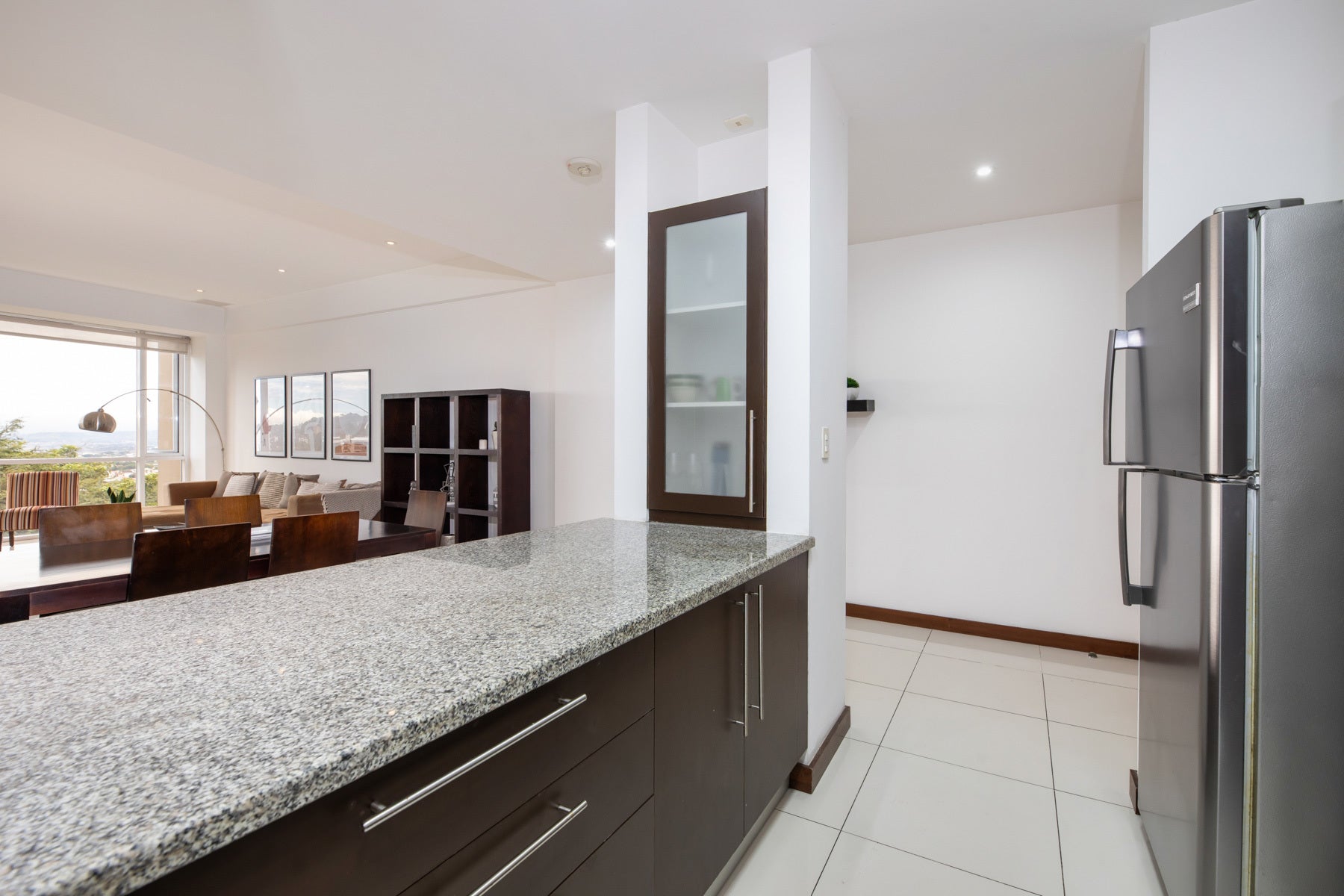 Panoramic City View Apartment — photo 12 of 19