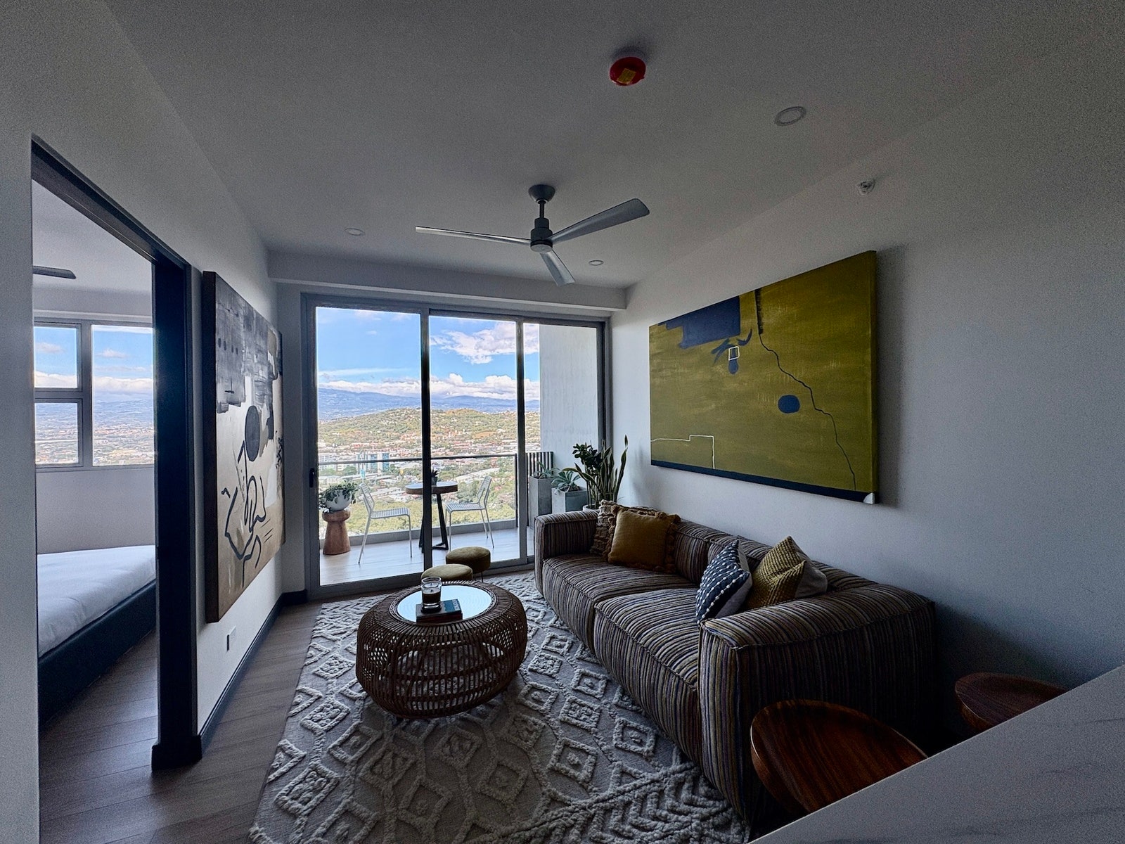 Modern Mountain Living — photo 3 of 12