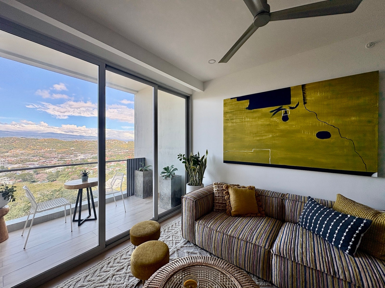 Modern Mountain Living — photo 8 of 12