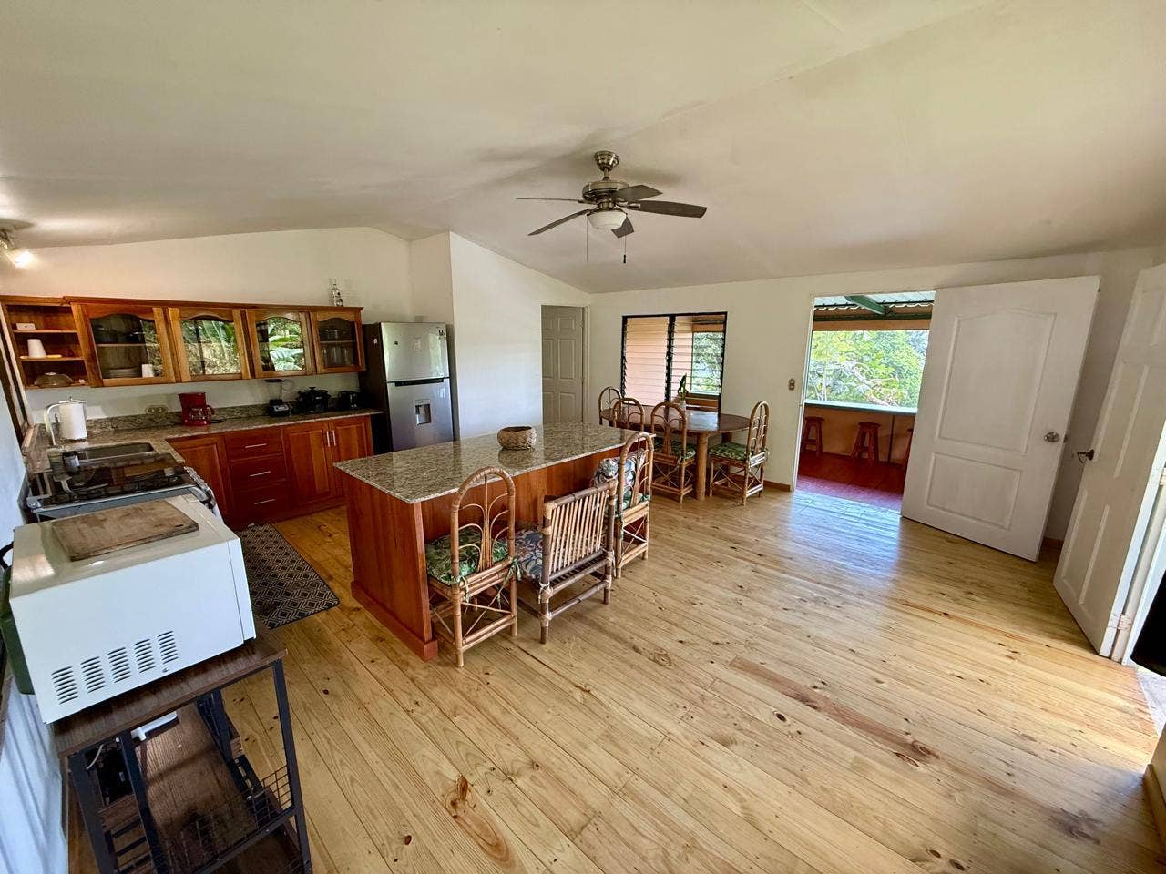 Lagunas Affordable Mountain View Home in Premier Neighborhood — photo 2 of 18
