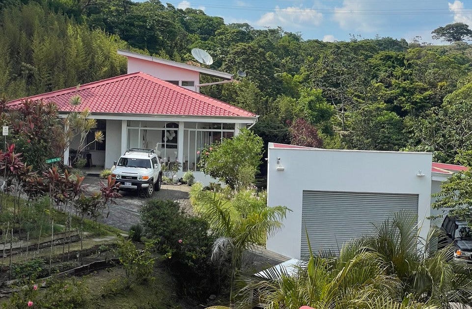 Volcano View Home With Spa and Gym — photo 2 of 18