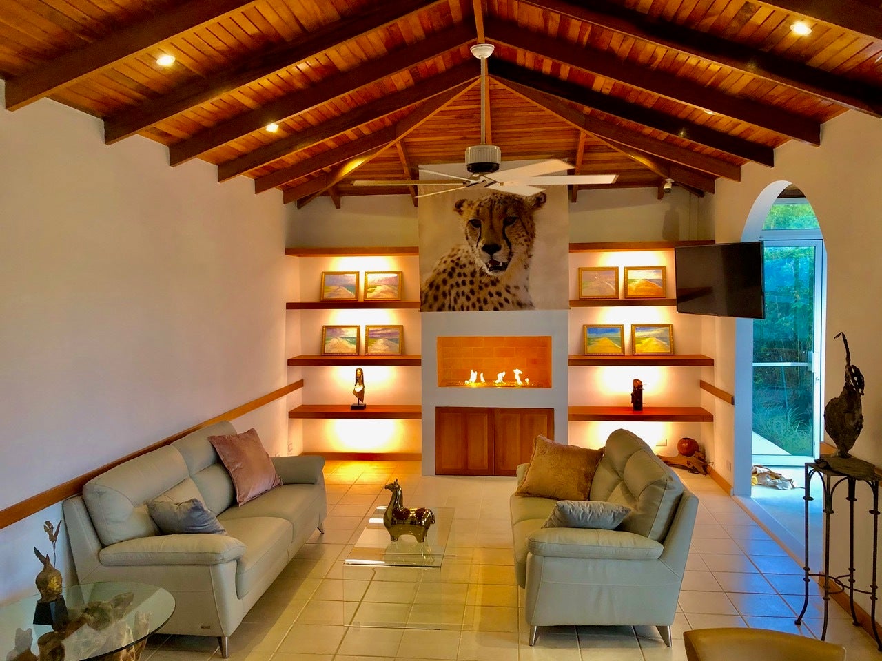 Volcano View Home With Spa and Gym — photo 3 of 18