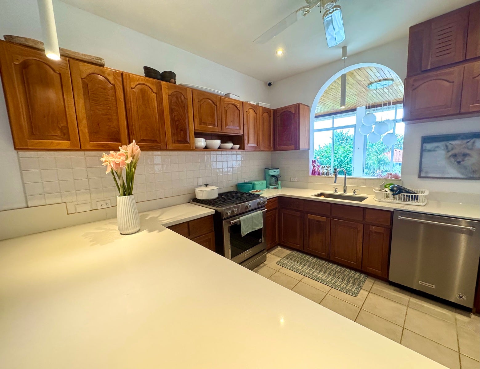 Volcano View Home With Spa and Gym — photo 4 of 18