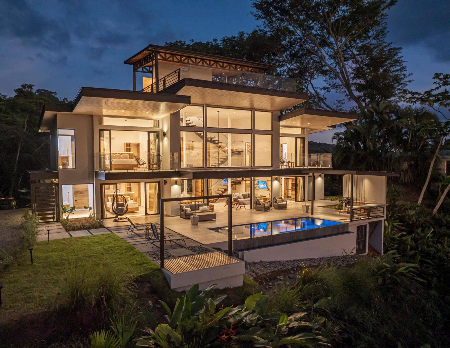 Exclusive Luxury Villa with Infinity Pool — photo 3 of 19
