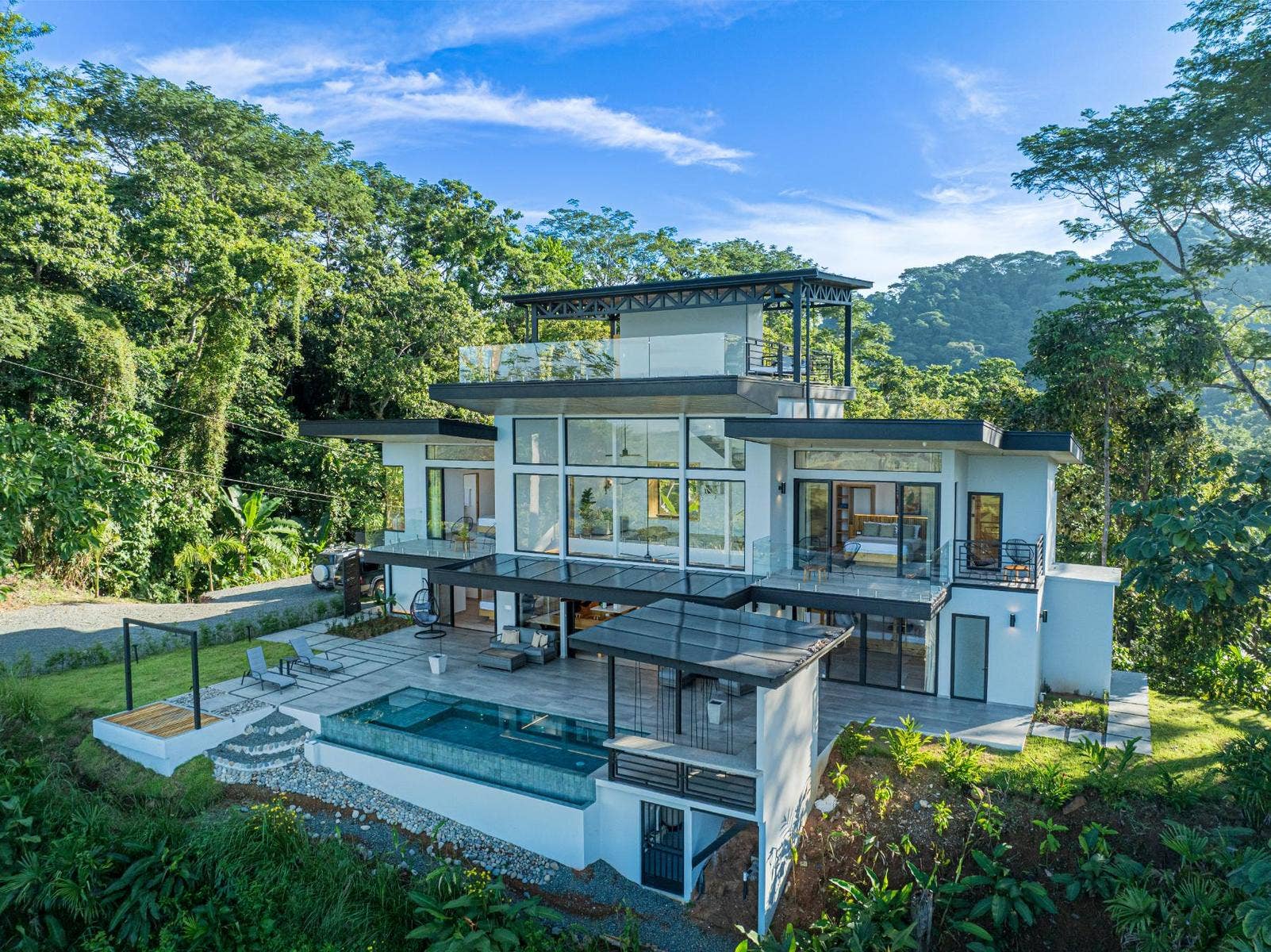 Exclusive Luxury Villa with Infinity Pool — photo 4 of 19