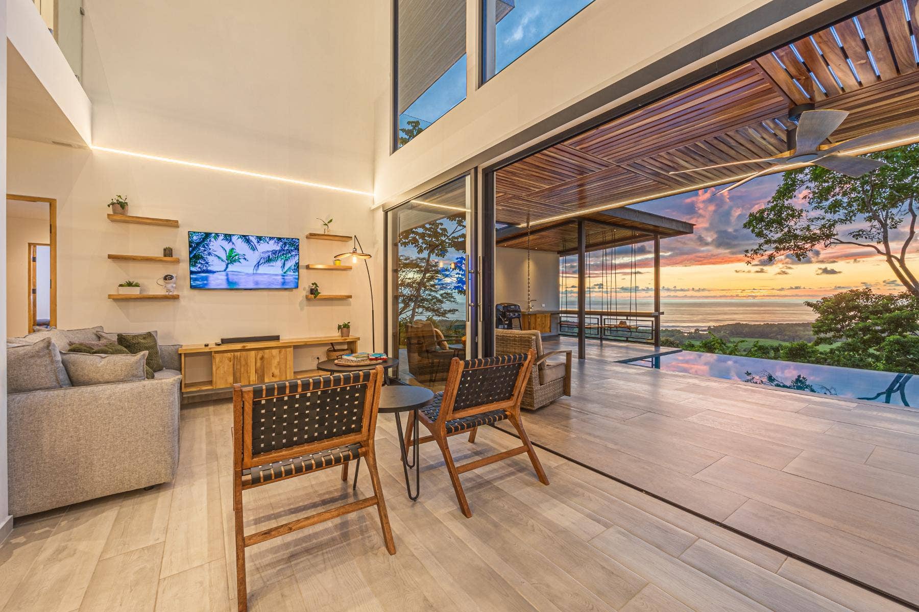 Exclusive Luxury Villa with Infinity Pool — photo 6 of 19