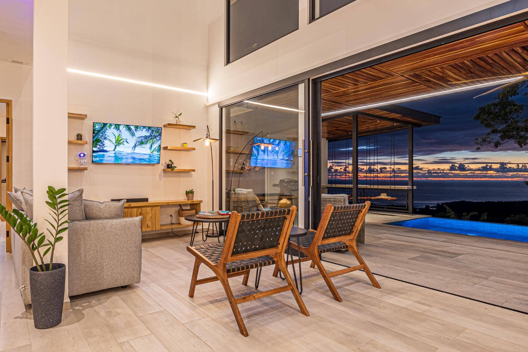 Exclusive Luxury Villa with Infinity Pool — photo 8 of 19