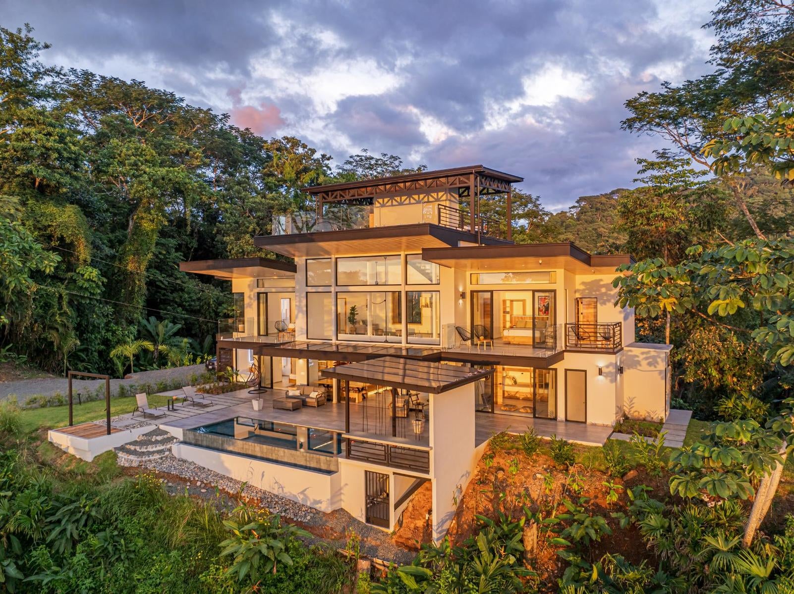 Exclusive Luxury Villa with Infinity Pool, Hatillo, Dominical, Savegre, Quepos, Puntarenas, Costa Rica 60601