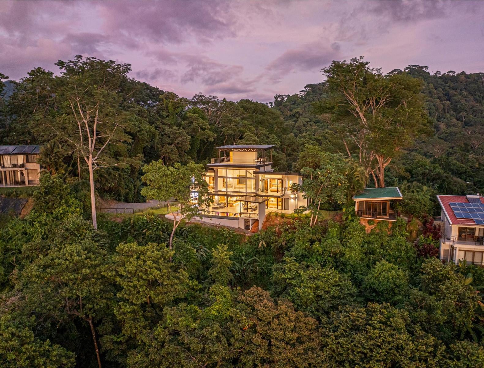 Exclusive Luxury Villa with Infinity Pool — photo 2 of 19