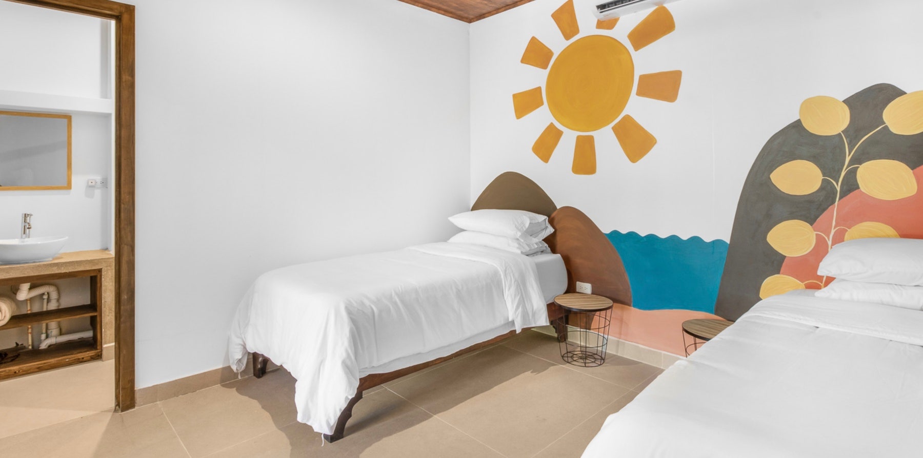 Six Apartments in Santa Teresa — photo 2 of 12