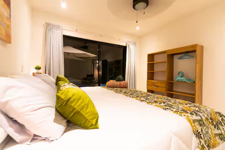 Modern Two Bedroom Home with Pool and Internal Garden — photo 9 of 13