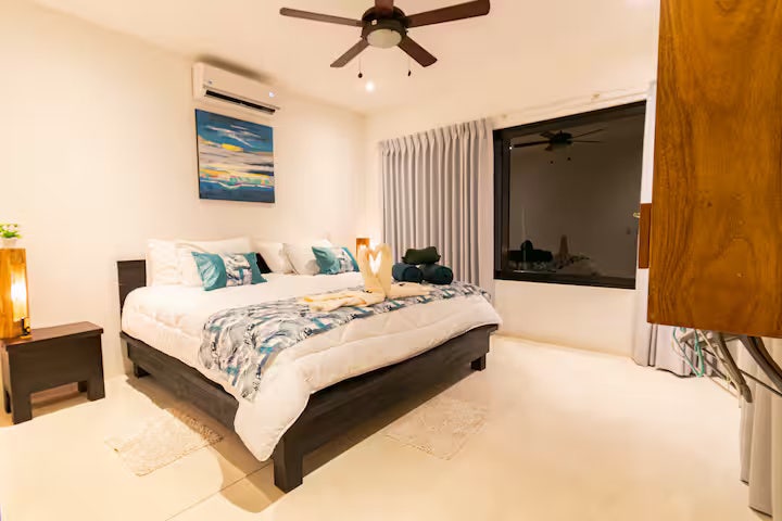 Modern Two Bedroom Home with Pool and Internal Garden — photo 10 of 13