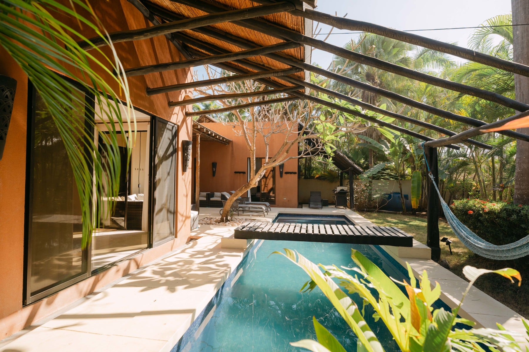 Affordable Tropical Home — photo 2 of 19