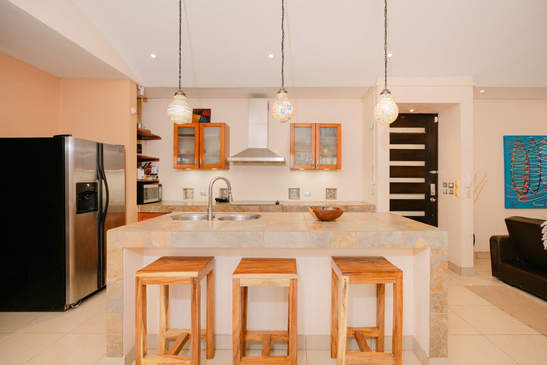 Affordable Tropical Home — photo 8 of 19