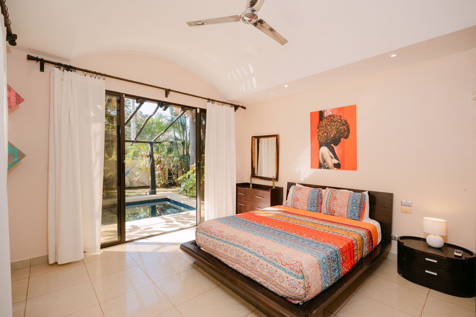 Affordable Tropical Home — photo 14 of 19
