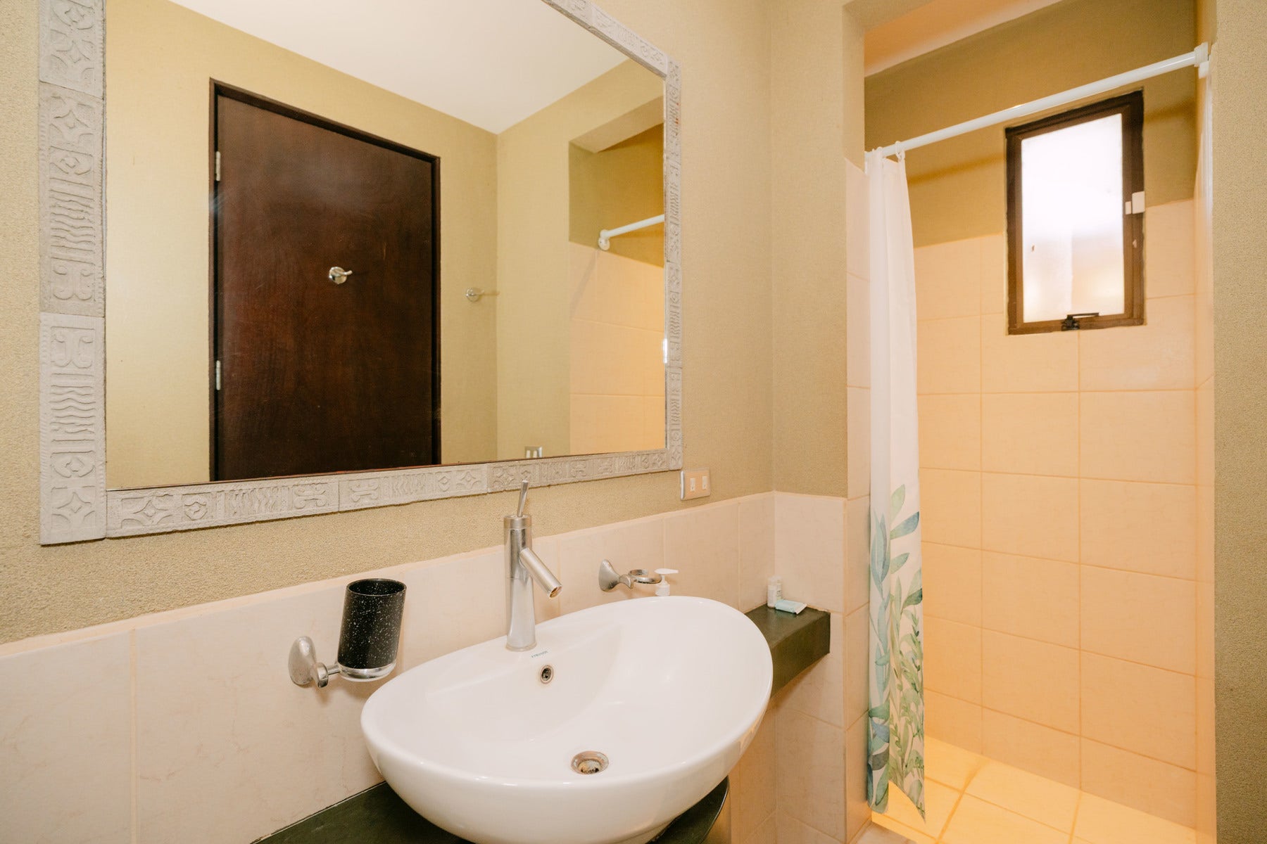 Affordable Tropical Home — photo 19 of 19