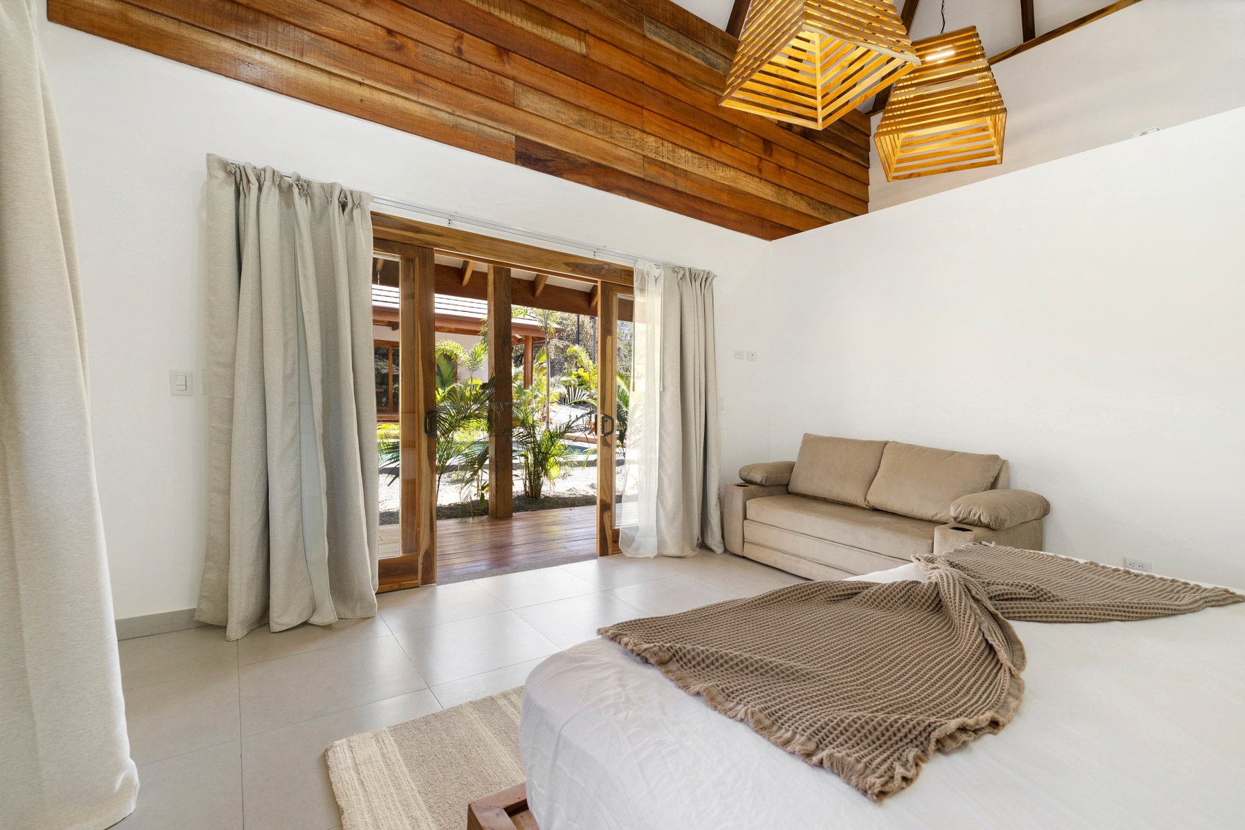 Tropical Investment Home — photo 11 of 19