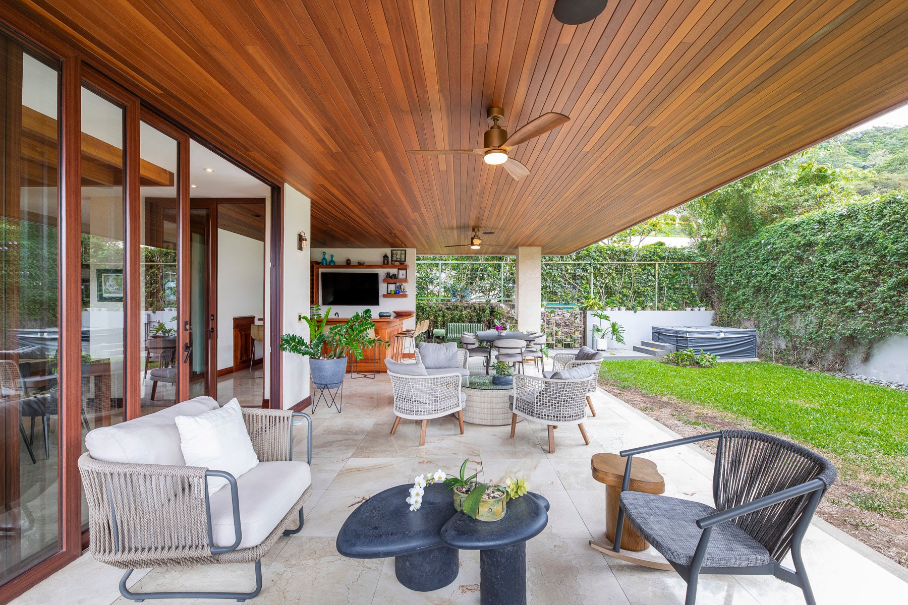 Cerro Real family residence. — photo 5 of 19