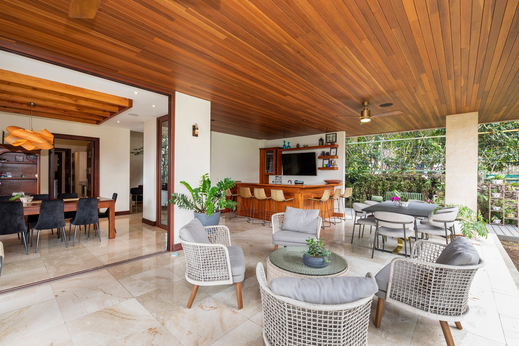 Cerro Real family residence. — photo 2 of 19