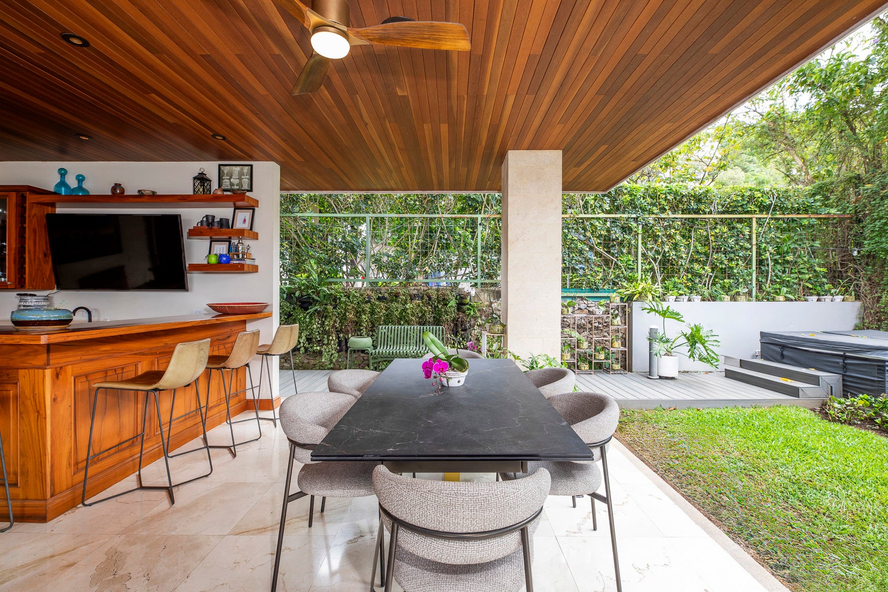 Cerro Real family residence. — photo 6 of 19
