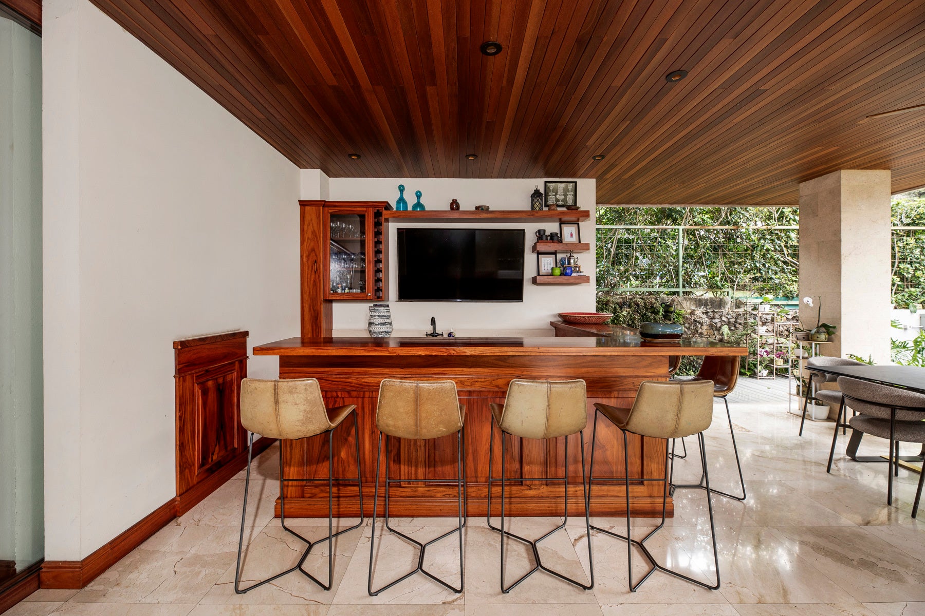 Cerro Real family residence. — photo 7 of 19