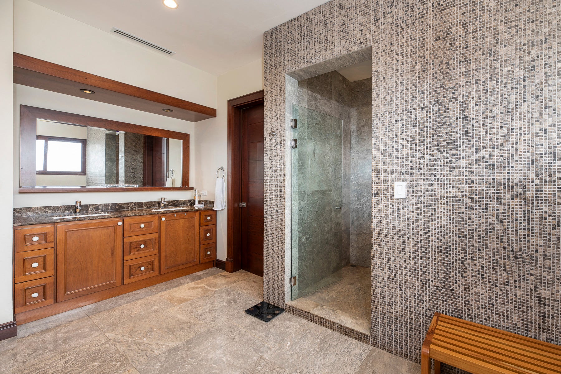 Cerro Real family residence. — photo 13 of 19