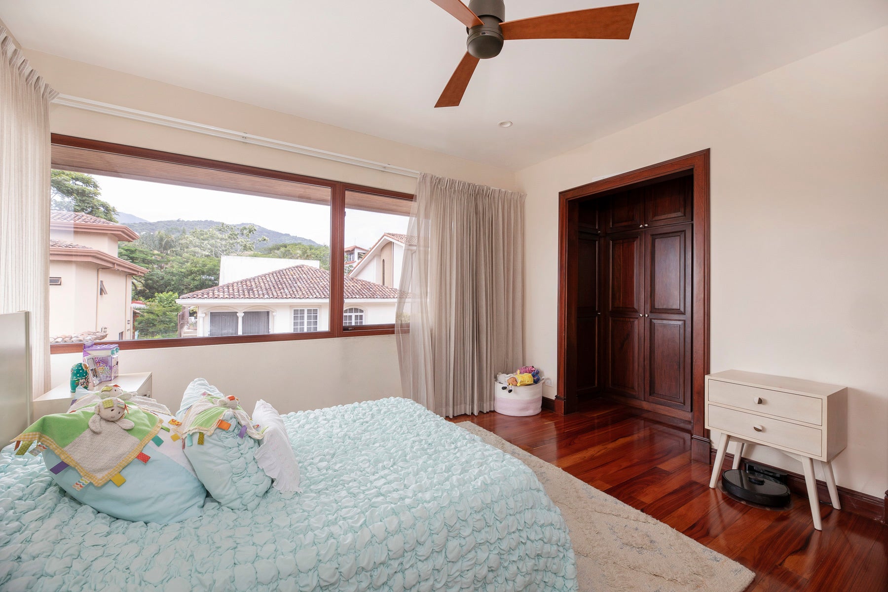 Cerro Real family residence. — photo 17 of 19