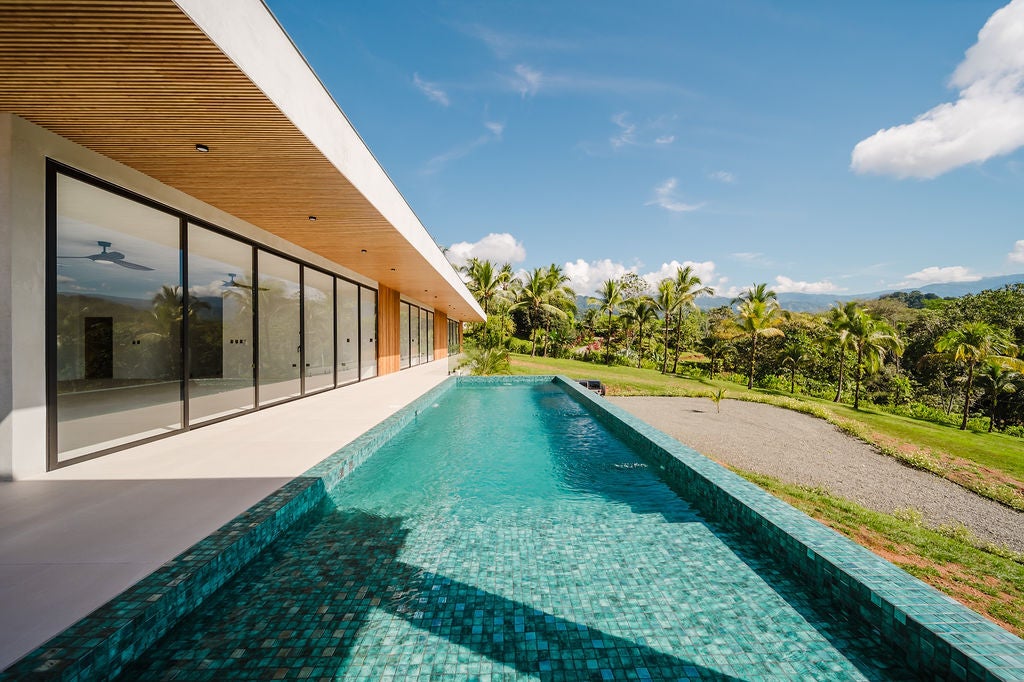 Brand New Luxury Residence — photo 6 of 19