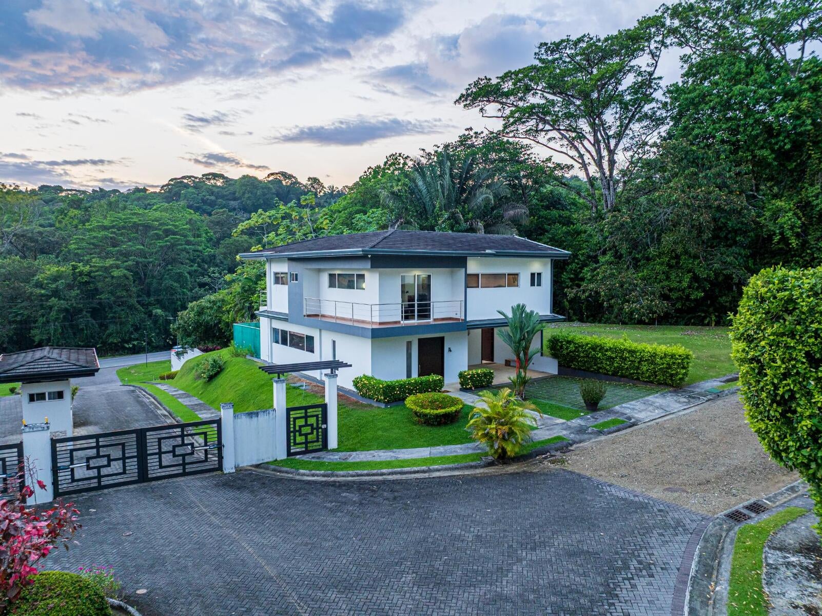 Modern Tropical Style House With Ocean Views, Uvita, Dominical, Bahi, Osa, Puntarenas, Costa Rica 60504, Uvita