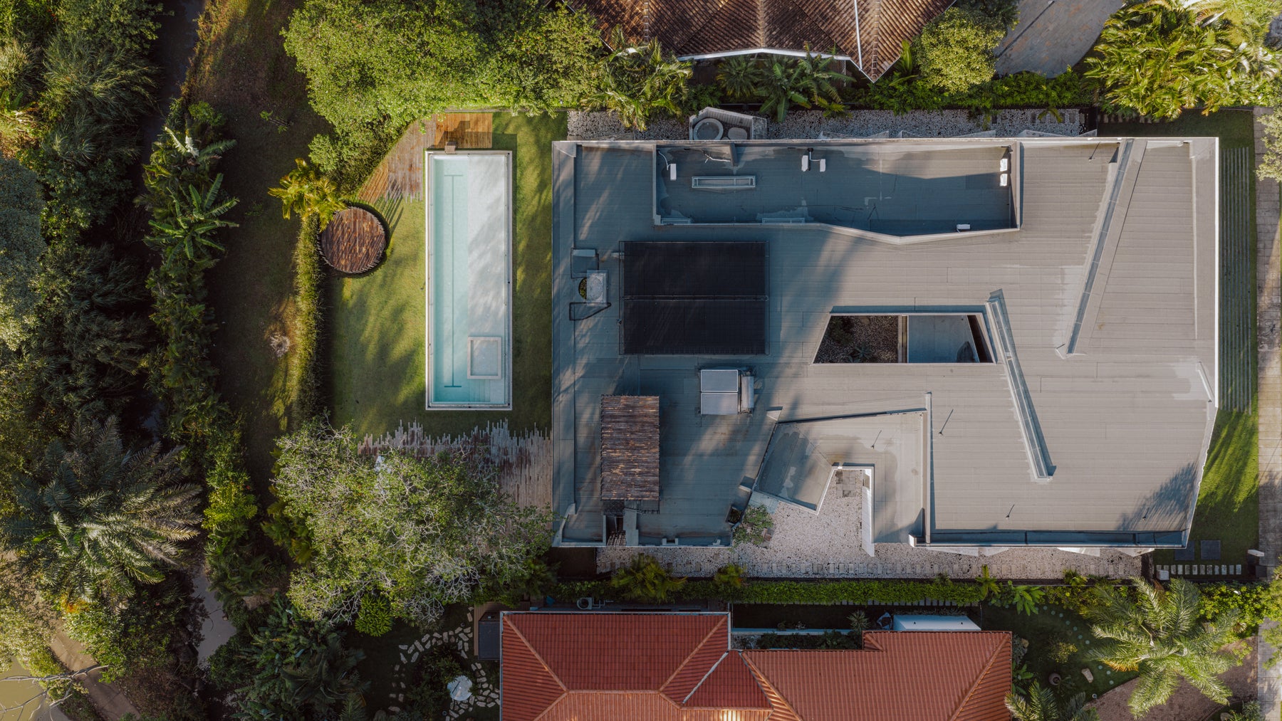 Contemporary Estate in Golf Community — photo 4 of 19