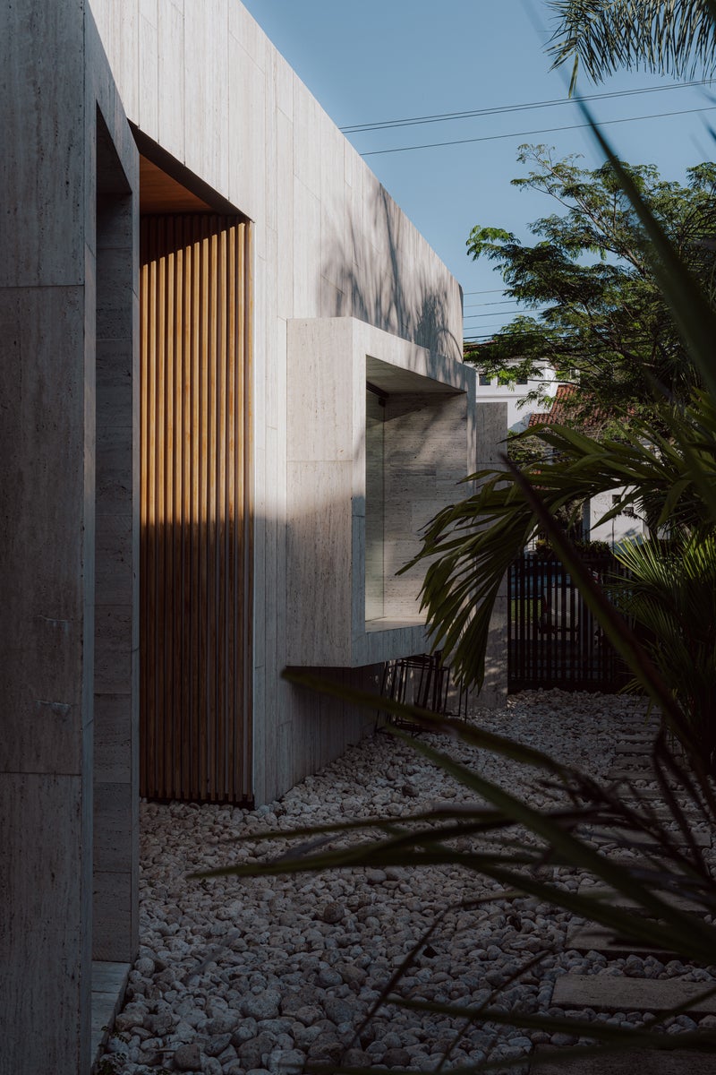 Contemporary Estate in Golf Community — photo 13 of 19