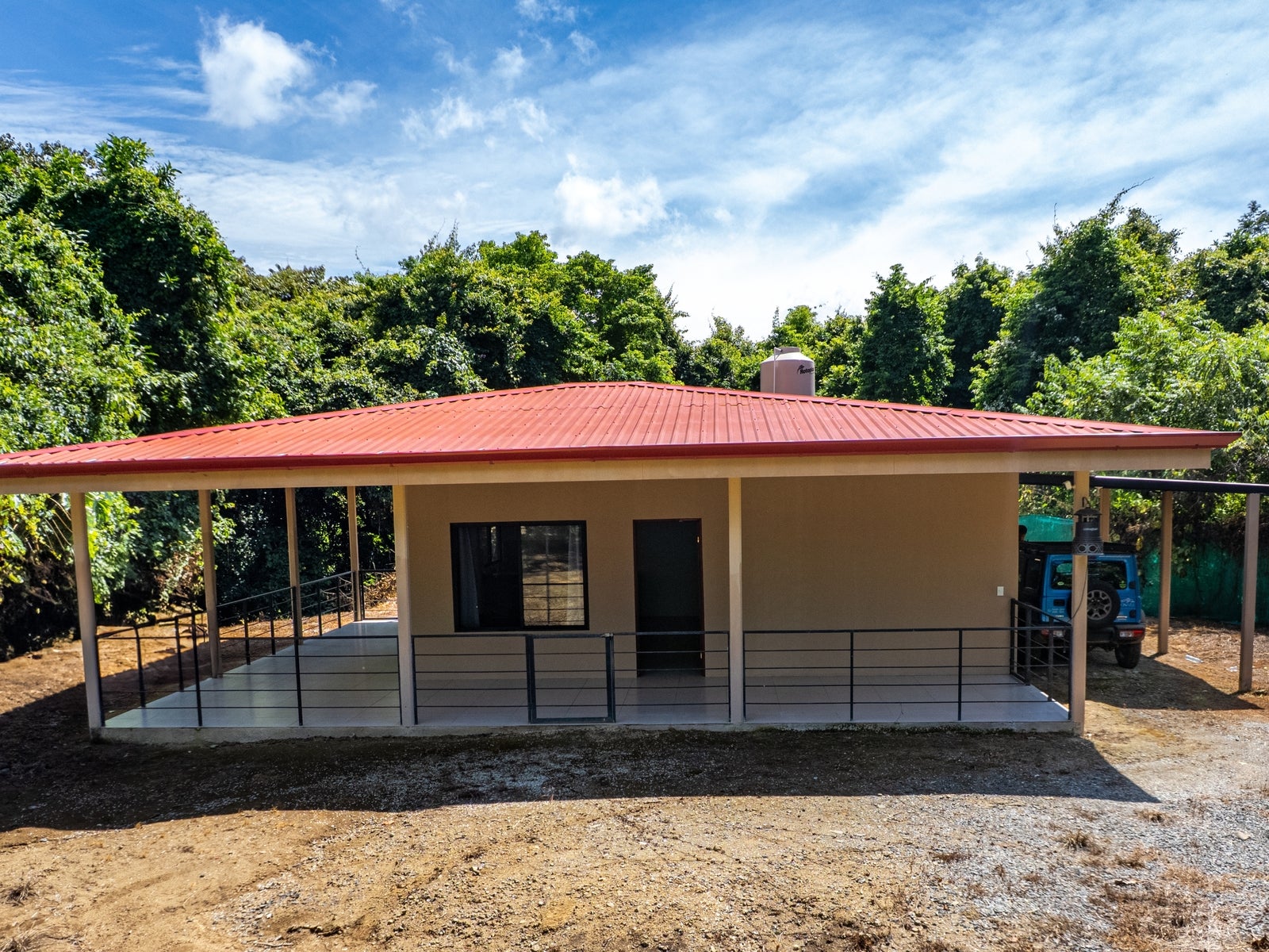 Jungle House With a Huge Field to Expand it — photo 5 of 16