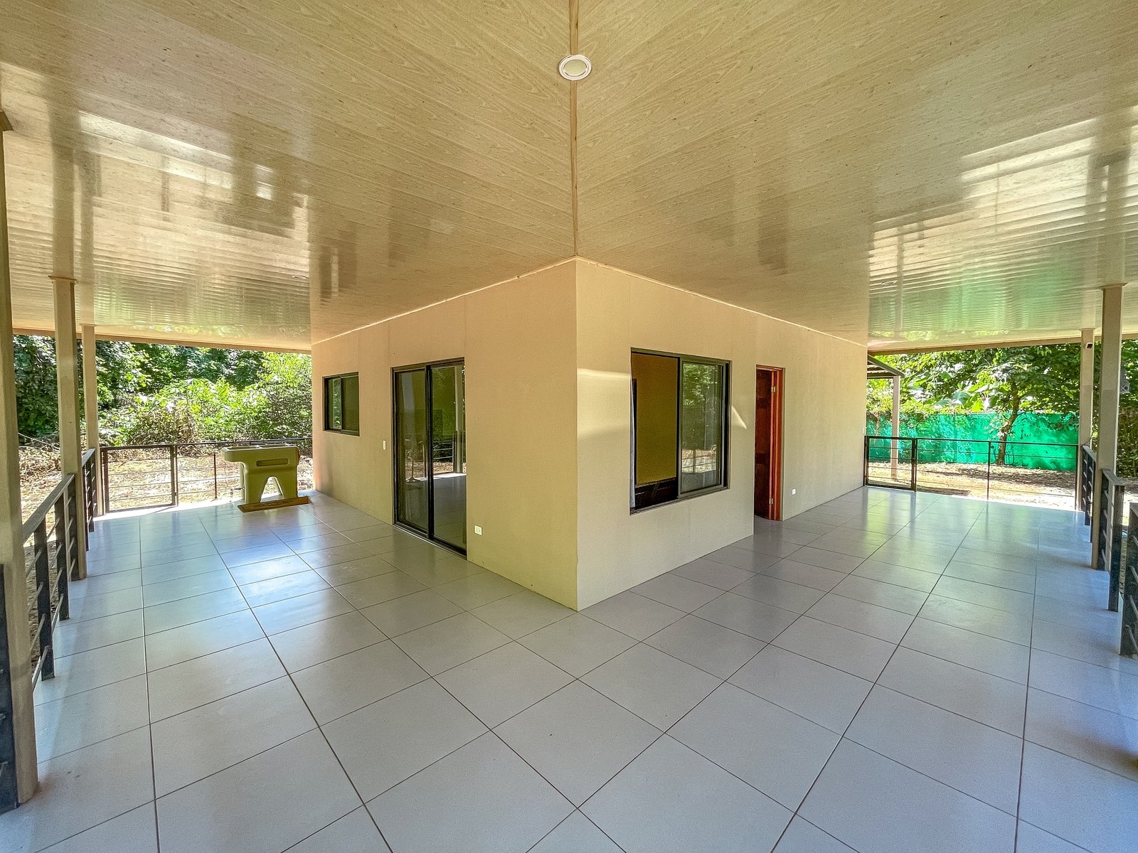 Jungle House With a Huge Field to Expand it — photo 6 of 16